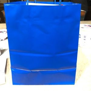 Meet your Posher, Hillary